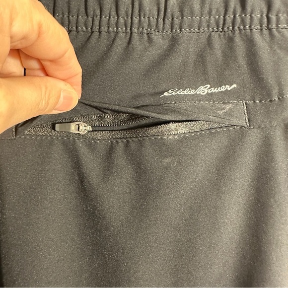 Eddie Bauer size M‎ Traveler pants, lightweight, black, vacation, spring - Picture 5 of 12